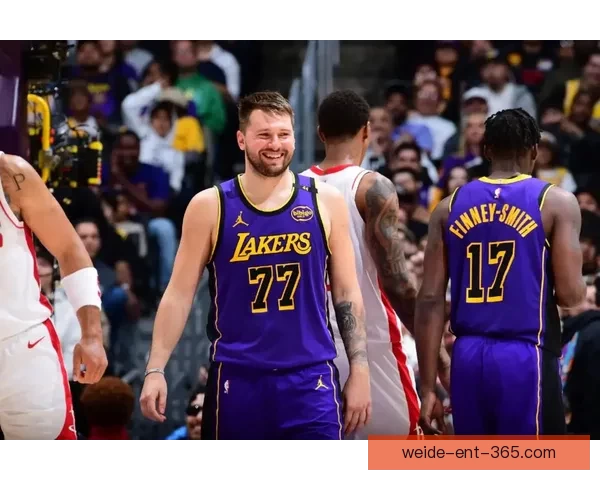 24日NBA焦点战前瞻东契奇力拼连胜勇士能否止住连败颓势